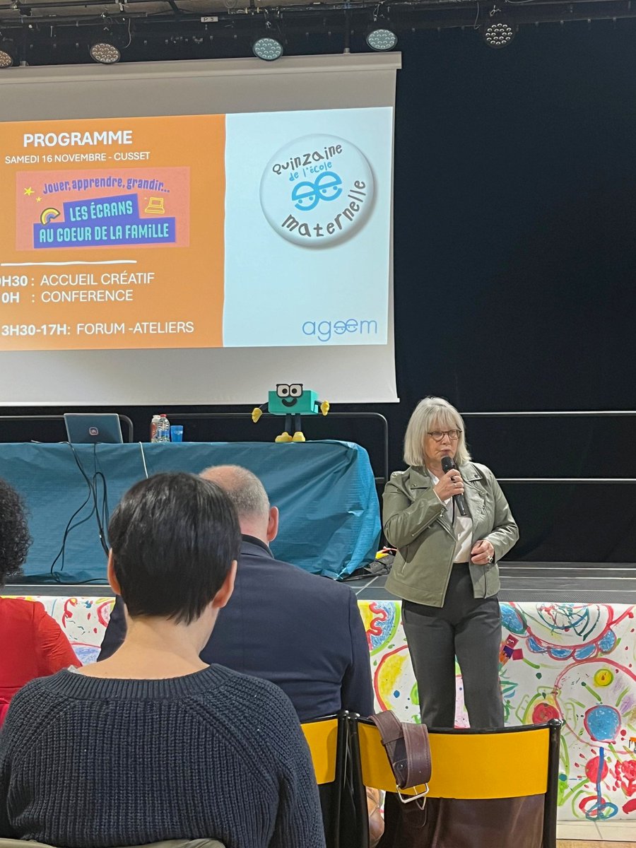 @ACTIBLOOM de tout ❤️avec l'<a href="/AGEEM_National/">AGEEM National</a> pour promouvoir le dispositif CROC' ECRAN
L’objectif ? Adopter une utilisation raisonnée des écrans à la maison pour notamment permettre la mise  en mouvement du corps en famille🏃🏃‍♂️👩‍🦼 #30apq 
<a href="/coordnatocce/">Fabrice MICHEL</a> <a href="/ChretienMyse/">Maryse Chretien</a>  <a href="/acclermont/">Académie de Clermont-Ferrand</a>