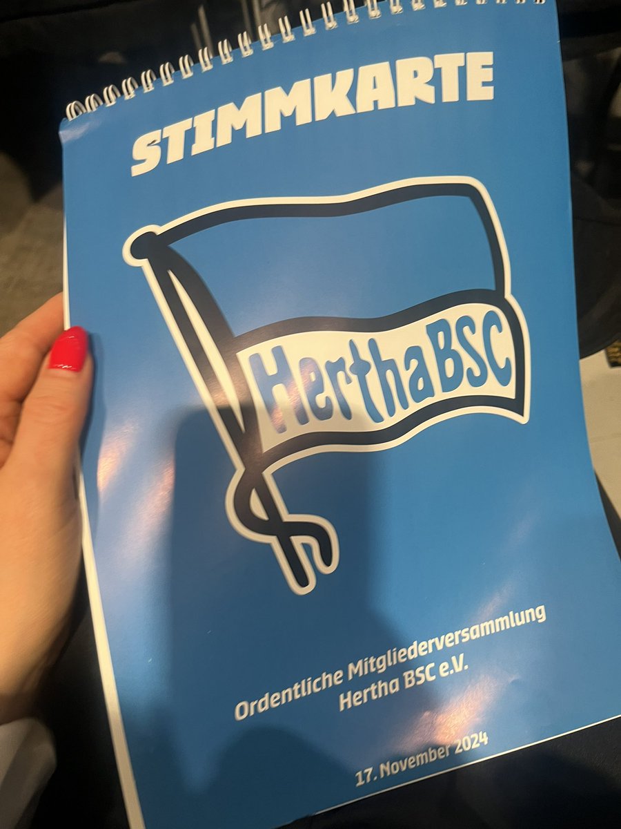 Ich bin da, muss aufs Klo und hab Durst. Kann losgehen #hahohe #herthamv