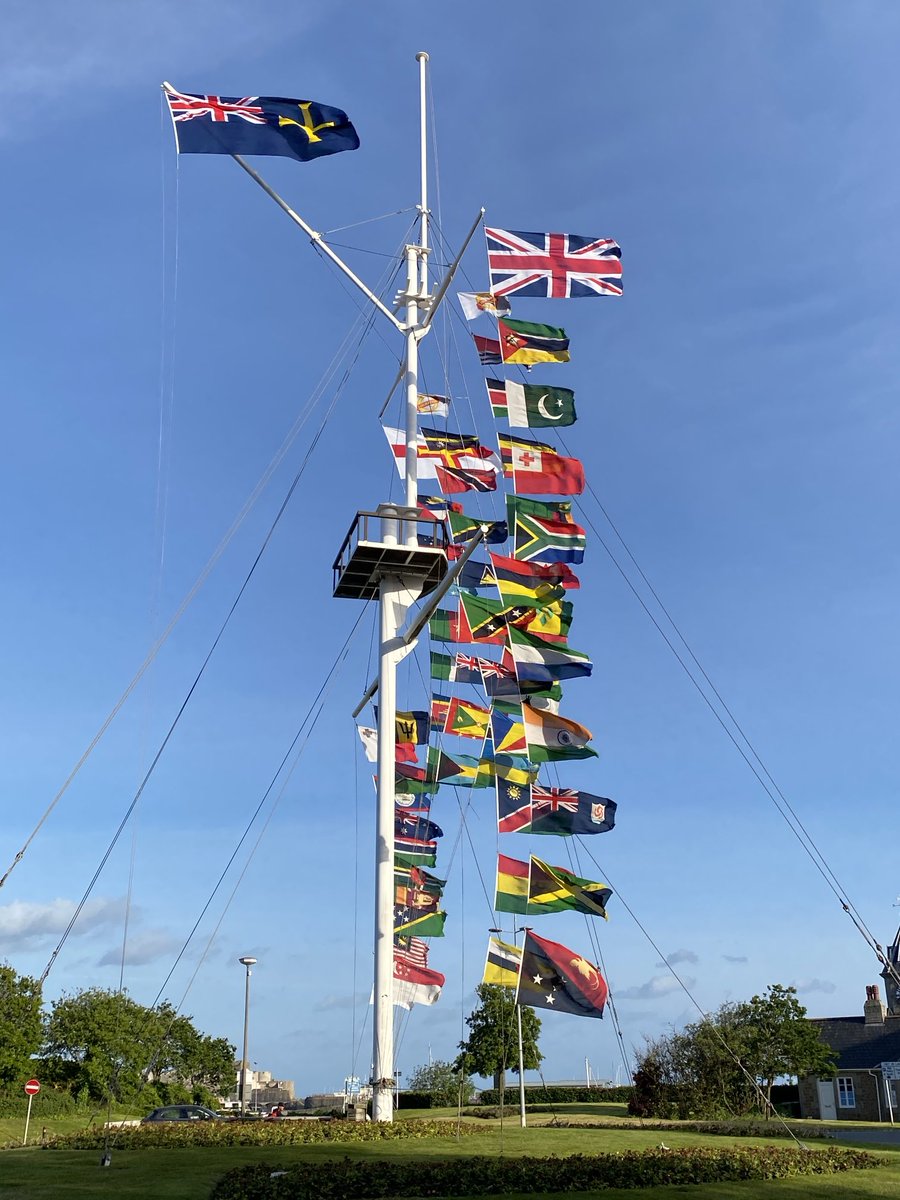 Bridge6012's tweet photo. This is our main roundabout in Guernsey very colourful @channel4 #sundaybrunch https://t.co/zmlTJNkQHW