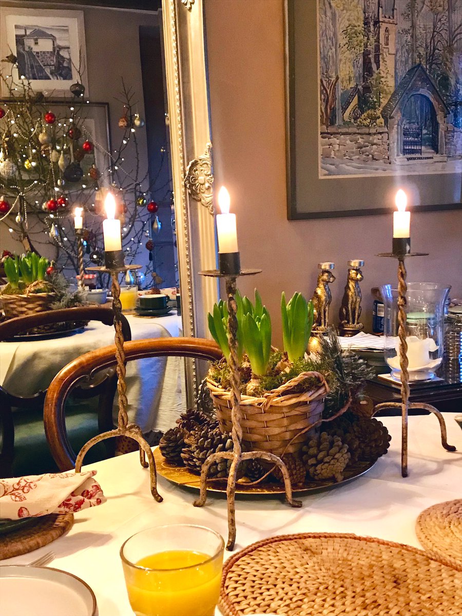 ednoveanfarm's tweet image. So far my Christmas preparation have been to find the wreath base for the entrance gateway and wash my winter coat. Mental rehearsal is important after all! #breakfasttable