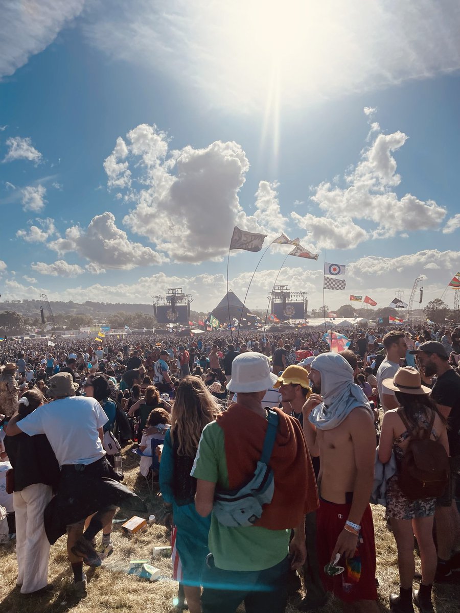 There are 220 days until Glastonbury 2025

Congratulations to all with the golden ticket, it’s a total blessing. 7 months of speculation and excitement ahead 🎉 

#Glastonbury #Glasto