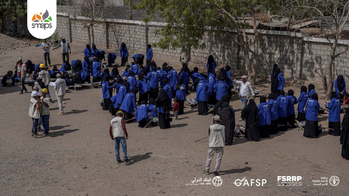 SMEPSYEMEN's tweet photo. To protect human capital and avoid any harm or transmission of infections inside the barns 🐐😷

1800 female livestock breeder 🧕🏽received safety equipment in both districts: AlShamaytin #Taiz & Tuban #Lahij 📍

This is one step of the technical & financial support that will be provided to empower livestock breeders, towards increased local food production. 🥛🧀

This comes as part of the Food Security Response and Resilience Program in Yemen #FSRRP, conducted in collaboration with the @WBG_IDA and in partnership with the @FAOYemen.
#SMEPS