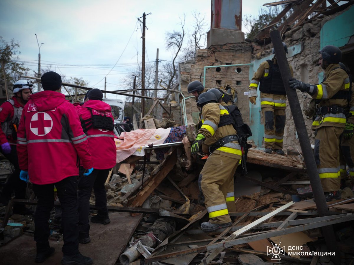 nexta_tv's tweet photo. Ukraine's Foreign Minister: Putin's real answer to those who called him and visited Russia

Early this morning, Russia launched a massive attack on Ukraine, marking one of the biggest assaults in several months.