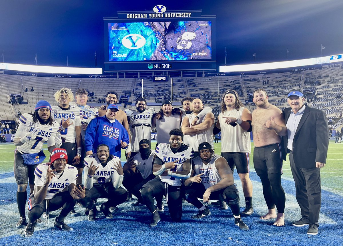 Angus_McClure's tweet image. #Aye Proud of these men! #Run2Win #MOB #RockChalk