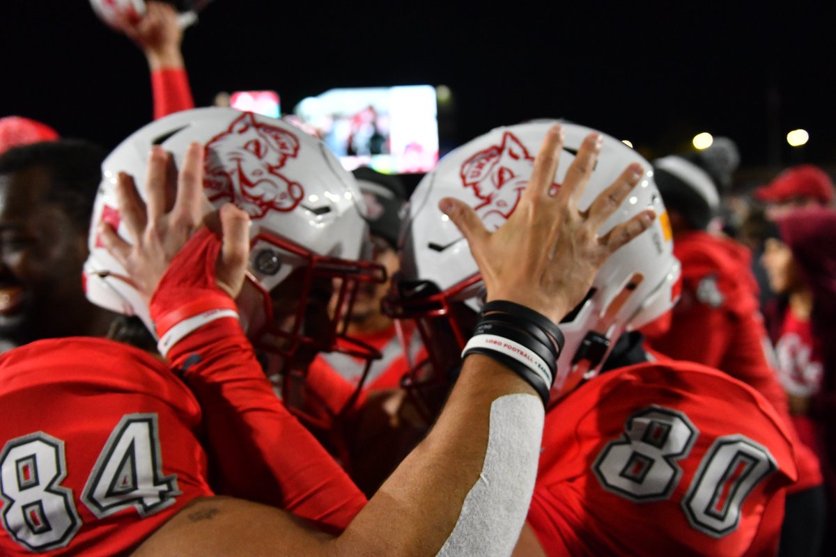 UNMLoboFB's tweet photo. What a night. 

#GoLobos | #EarnedNotGiven https://t.co/o7tZdQwIqL