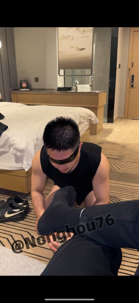 爹<a href="/DomMuyiSir/">牧逸爷</a>