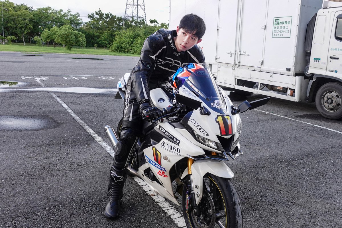 怎麼還是這麼熱...