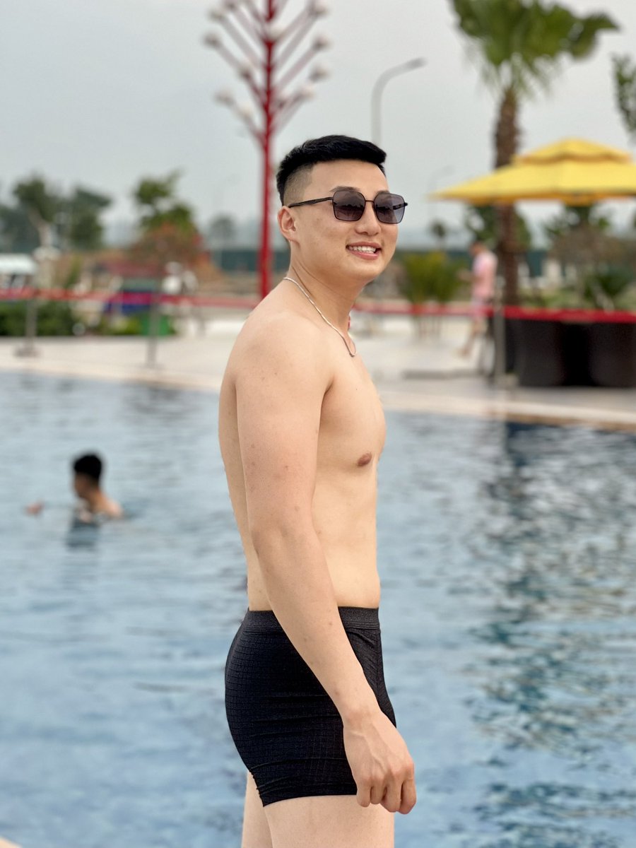 phamduyca79's tweet photo. Bơi cùng anh https://t.co/ZmOk5y7Qao