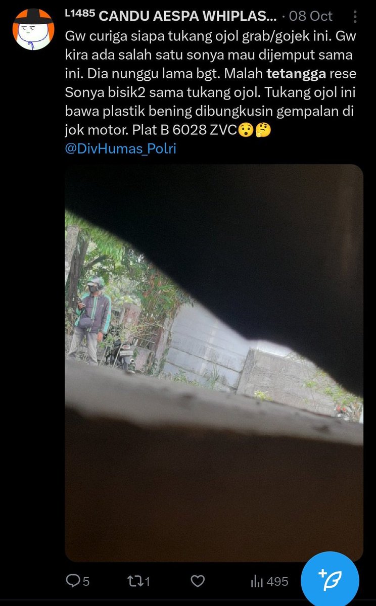 jaemjensss's tweet photo. SUMPAH ANJIR SEREM BANGET PUNYA TETANGGA KAYAK GINI??? tukang ngintip, tukang stalker, semua disirikin https://t.co/jfMOpgM9C2