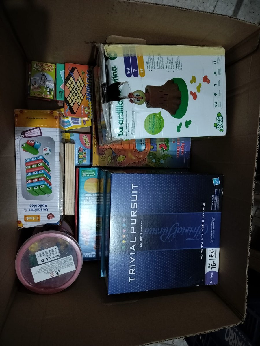 Nuestros amigos de Educativos Didac, además de ayudarnos mucho en la logística todos los días, también manda un montón de material, juguetes y juegos educativos. Muchísimas gracias por todo <a href="/Didac_sl/">Di-dac</a>. #danavalencia