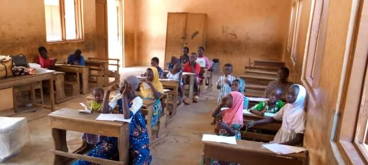 REEd_Africa's tweet photo. #ActivityUpdate :Literacy Clinic
Yesterday's literacy session at our literacy clinic was a success! 19 students joined us for an engaging day of learning, covering Maths and English.Reed Africa Ghana Literacy clinic comes off every Saturday facilitated by volunteers. https://t.co/Nxdq1oVnUf