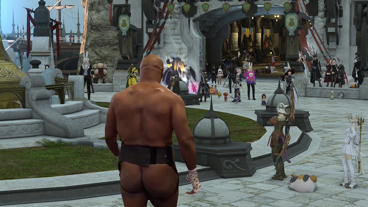 Zoning into Limsa with mods