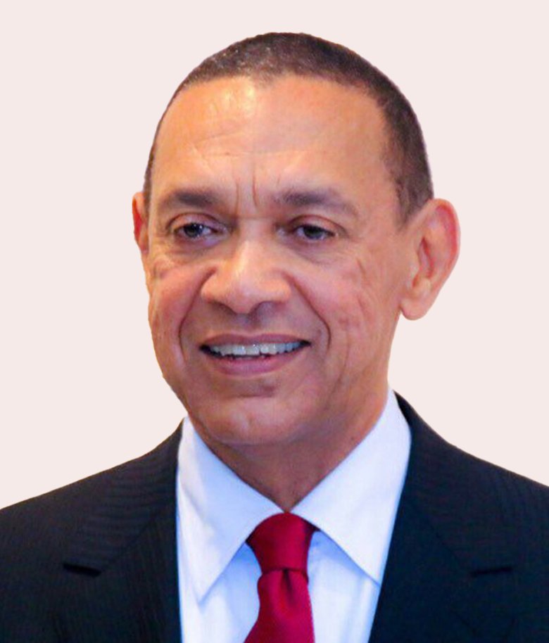 Thuso1Africa's tweet image. My Fellow Africans, please lets show our gratitude for this great African man Ben Murray Bruce, who gave Chidimma a second chance in life to fulfill her destiny. This is a leader Africa need, not the South African ones that sellout their own for popularity @benmurraybruce 👏🏾👏🏾