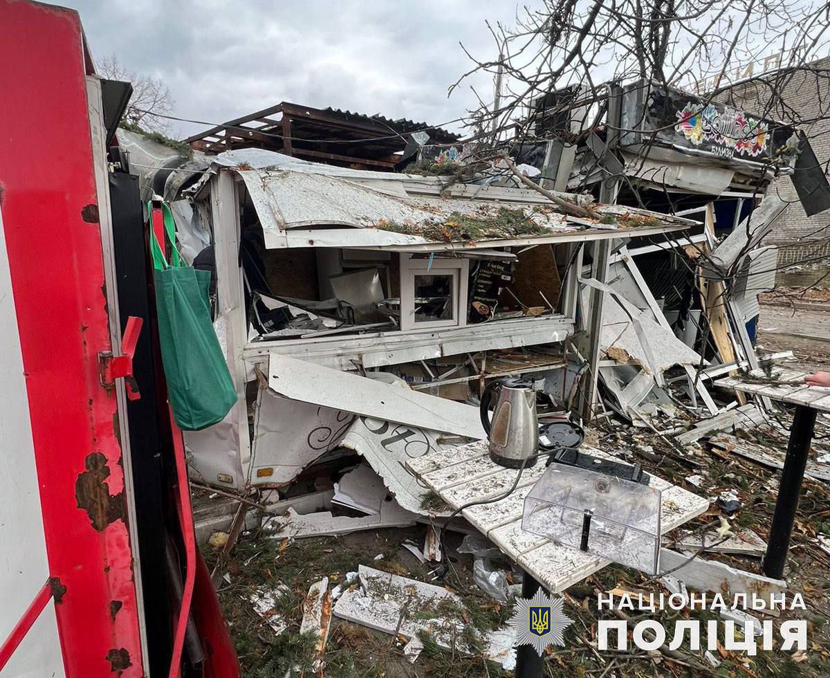 MariaSenovilla's tweet photo. En las últimas 24 horas #Rusia ha lanzado misiles hipersónicos, balísticos y drones shahed contra objetivos civiles en las ciudades de #Kyiv #Odesa #Poltava #KrivoiRog #mykolaiv #Liman... la lista es más larga

Sólo en Liman destruyeron un centro médico y varios edificios civiles https://t.co/MiOfqPCov5