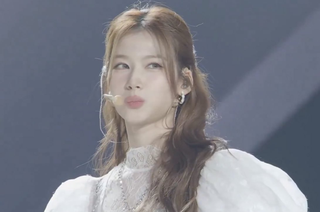 SANABESTGlRL's tweet photo. 😭😭😭 https://t.co/QQ07JzVIA0