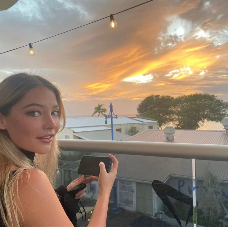queencfkooks's tweet photo. ⠀⠀

⠀⠀like   to  see  the  pictures  (  sarah  )  
has  saved  of  your  muse   --  if  you're  
an  oc,  please  qrt  face  claim  !

⠀⠀ https://t.co/p9514eW5NI
