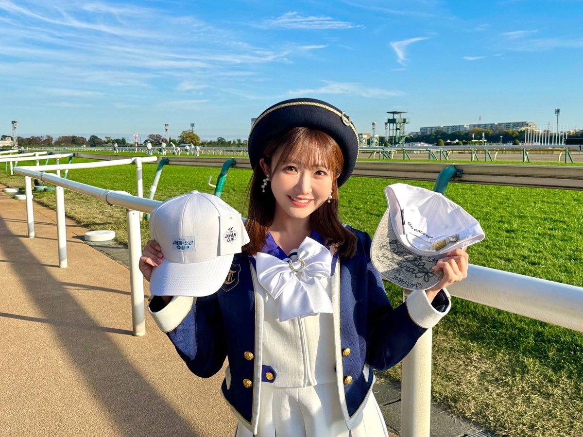 nakayama_owners's tweet photo. ウィナーズレディ、三村遙佳さんの直筆サイン入りジャパンカップのキャップを抽選で3名様へプレゼント✨

【応募期間】
11月22日（金）23:59まで🐴

【応募条件】
①@mimuharu_1027 をフォロー
②このポストを引用リポスト

当選者にはDMいたします📩

#ウィナーズレディ
#中山馬主協��� https://t.co/VtaRmgwE1U