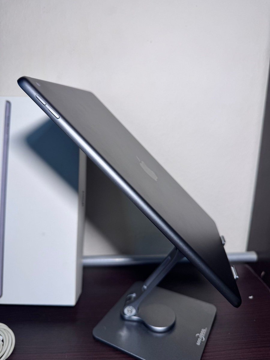 ขาย iPad Gen9 64gb WiFi แบต90% สวยไม่มีรอย  ราคาถูก✨👍🏻 

🍎 ใช้งานได้ปกติทุกอย่าง ไม่เคยแกะซ่อม อุปกรณ์ครบกล่อง 

✅ ราคา 6,990 บาท 

#ไอแพดเพื่อการศึกษา #ipadgen7 #ไอแพดมือสอง #ไอแพดราคาถูก #ไอแพดมือ2 #ipadgen8 #ipadgen9