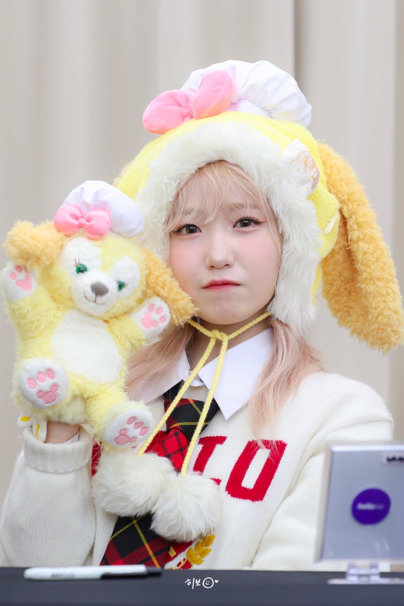 hitomi011006's tweet photo. 241116 팬사인회

#SAYMYNAME #세이마이네임 #SMN #HITOMI #히토미 #本田仁美 https://t.co/CN97MCyNKB