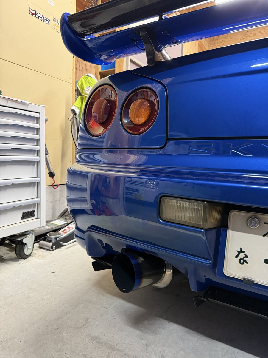 クルウチオリジナルフロントパイプに交換してもろた😎
R1000と長さ合わなくて一時的に東名に🤫
音良すぎたからR1000に繋げたらどうなるか楽しみや🫣
腹下もそこまで下がってないし安心