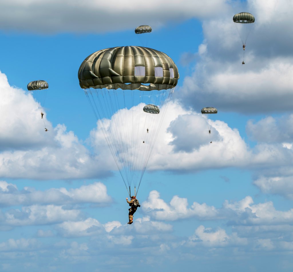 Commander_CRF's tweet image. What a brilliant Exercise Global Eagle was this year. Working with @usairforce and  @RBX_RNoAF to improve interoperability while strengthening partnerships. Always such invaluable training and a real pleasure. Thank you to the hosts @usairforce. #FightToDefend