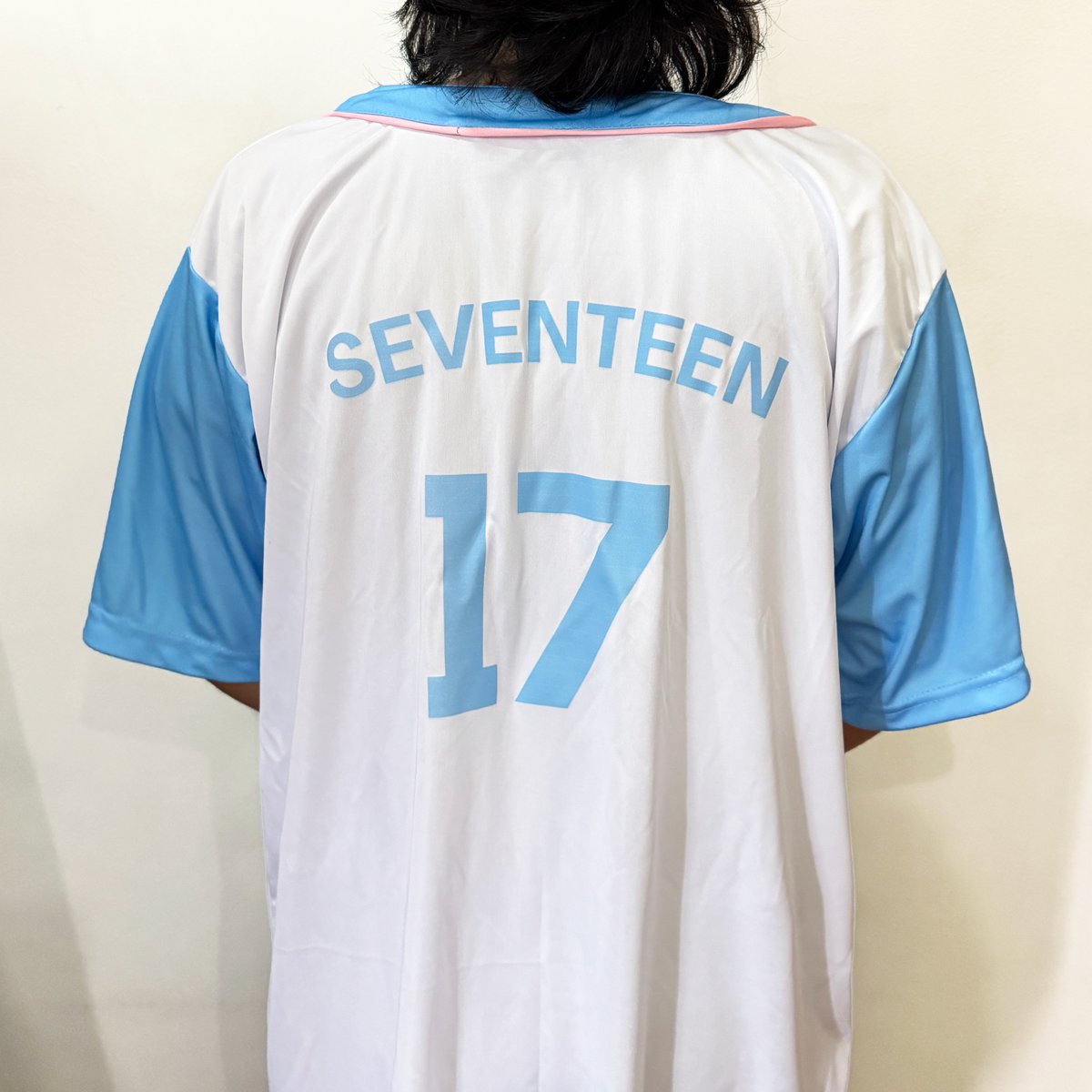 comebackkidph's tweet image. eyes here, carats! 👀 our Team Seventeen collection is here   ༘ ⋆｡♡˚

🛒 pre-order here: comebackkidph.myshopify.com

💎 GIVEAWAY — 2 carats will win a bias jersey of their choice.ᐟ
✩ must be following us
✩ rt &amp;amp; like this tweet
✩ tag 3 carats

🗓️ ends on dec 8 — ph only 🇵🇭