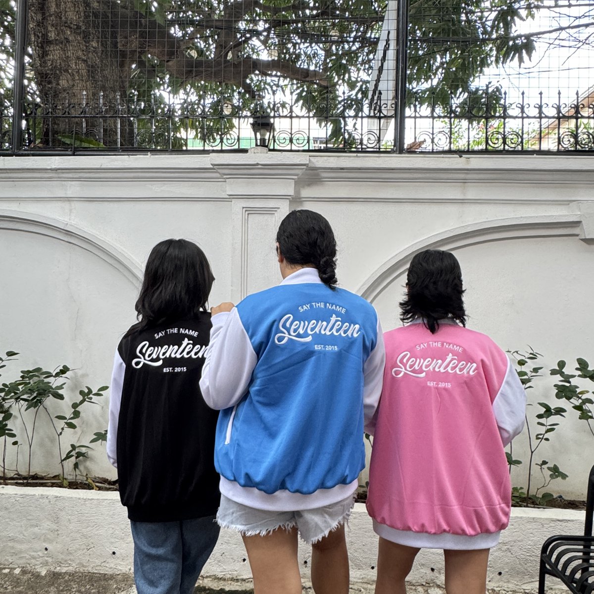 comebackkidph's tweet image. eyes here, carats! 👀 our Team Seventeen collection is here   ༘ ⋆｡♡˚

🛒 pre-order here: comebackkidph.myshopify.com

💎 GIVEAWAY — 2 carats will win a bias jersey of their choice.ᐟ
✩ must be following us
✩ rt &amp;amp; like this tweet
✩ tag 3 carats

🗓️ ends on dec 8 — ph only 🇵🇭