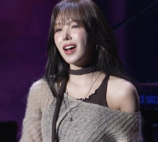 park07k's tweet photo. Serving vocals and visuals both??! https://t.co/aJO0rtvSkN
