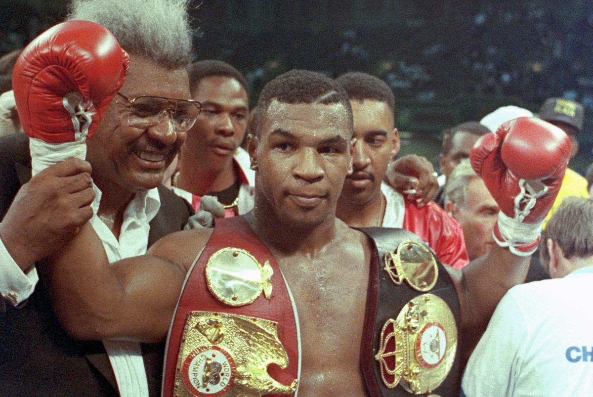 flocharlet_prod's tweet photo. Même si @MikeTyson (58 ans) à perdu son combat contre #JackPaul (27 ans) sur décision sans prendre de K.O. il y a quand même 31 ans d'écart entre les 2 boxers.
On ne peut que reconnaître la légende qu'est Mike Tyson a.k.a #IronMike 🥊🔥💪
Tout comme Ali, une légende de ce sport et fidel ami de #Tupac.