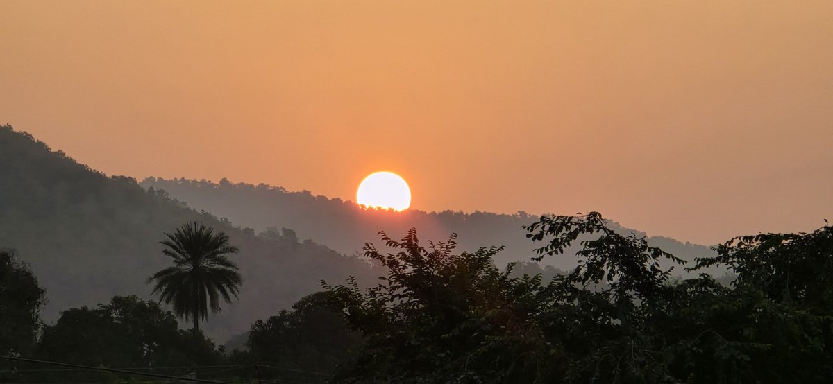 ansul_rathod's tweet image. Sunday Frustrating 🫥 Century Ride! A puncture, 2 broken spokes, and exhausting elevations tested my limits, but in the end, it’s the happiness that matters. 
Every challenge is a story, every ride is an achievement! 🚴‍♂️💪 #CenturyRide #CyclingDiaries #EmbraceTheChallenge