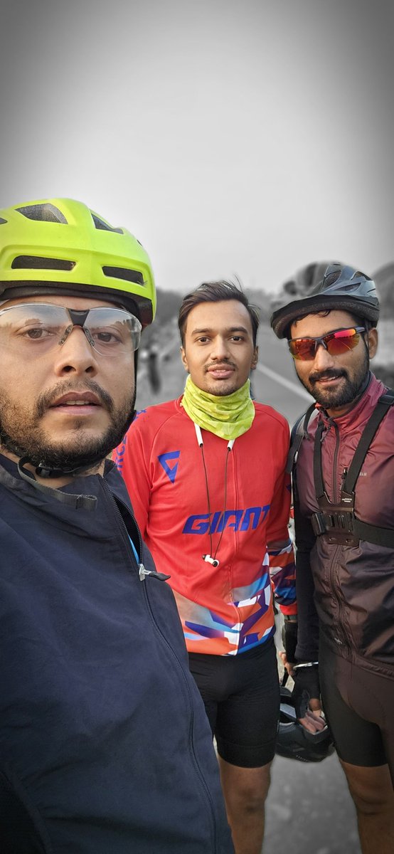 ansul_rathod's tweet image. Sunday Frustrating 🫥 Century Ride! A puncture, 2 broken spokes, and exhausting elevations tested my limits, but in the end, it’s the happiness that matters. 
Every challenge is a story, every ride is an achievement! 🚴‍♂️💪 #CenturyRide #CyclingDiaries #EmbraceTheChallenge
