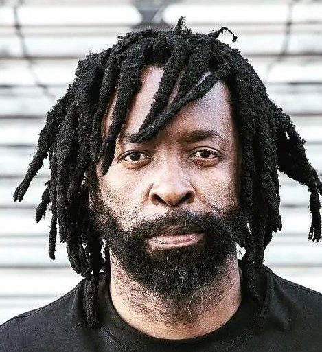 MDNnewss's tweet photo. DJ Sbu received backlash for criticizing a man selling drinks on the street just because he wasn't selling his energy drink brand, Mofaya. https://t.co/ULYSWmH9sz