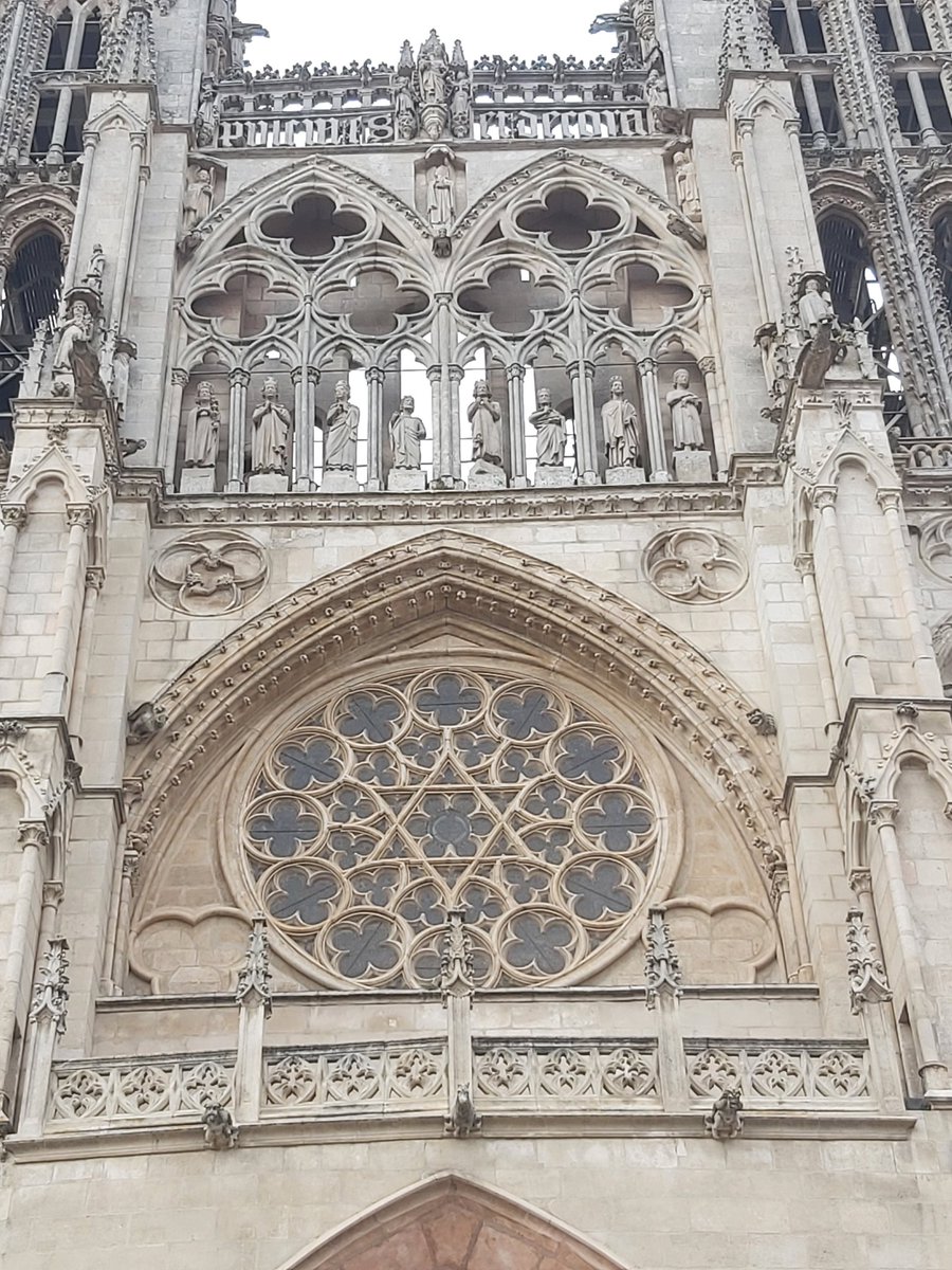 Burgus_Ignotus's tweet photo. Uno de los sucesos acontecidos en la 𝗮𝗹𝗷𝗮𝗺𝗮 hebrea de #Burgos que tuvieron una enorme repercusión en todo el Reino de #Castilla tuvo como protagonista al judío sevillano del siglo XIV 𝗬𝘂𝘀𝗲𝗳 𝗣𝗶𝗰𝗵ó𝗻...
Abrimos hilo 👇 https://t.co/Tzx40Zhjlq