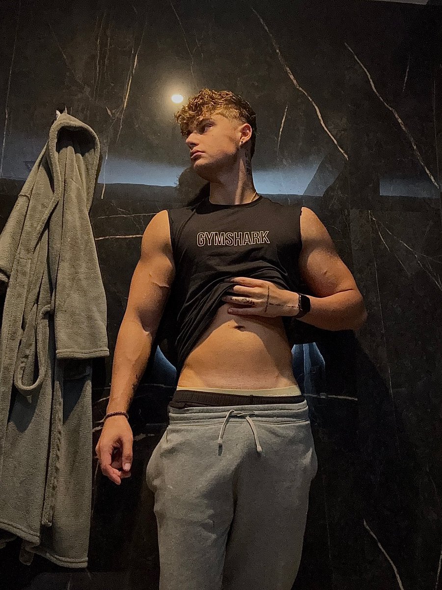 ITS THE BDAY OF ONE OF YOUR KINGS😈

I want some anonymous sends today