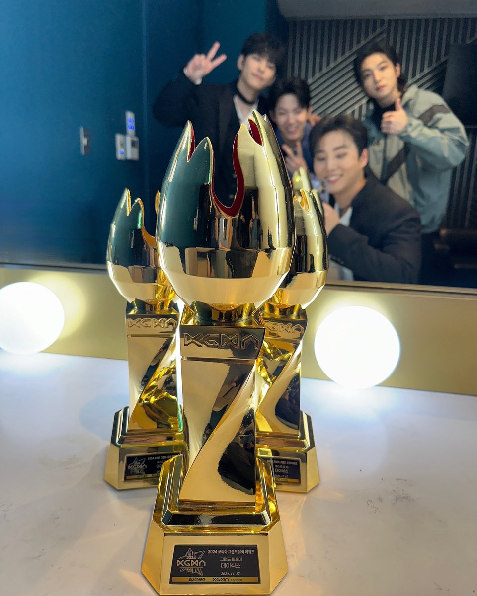 bestdancesinger's tweet photo. 경🏆 데이식스 대상 🏆축

꼭 좋은 날에 올려야지 생각했는데 오늘이 그날인 것 같아요... 자랑스러운 데이식스의 첫 대상을 축하하며... 녹아내려요 공방 럭드로 받은 코닥 포토프린터를 #RT 추첨 한 분께 보내드립니다 

원필아 대상 너무너무 축하해!!!!!!!!!!!!!!!
사랑해!!!!!!!!!!!!!!!!!!!!!! https://t.co/vZWljagxcX