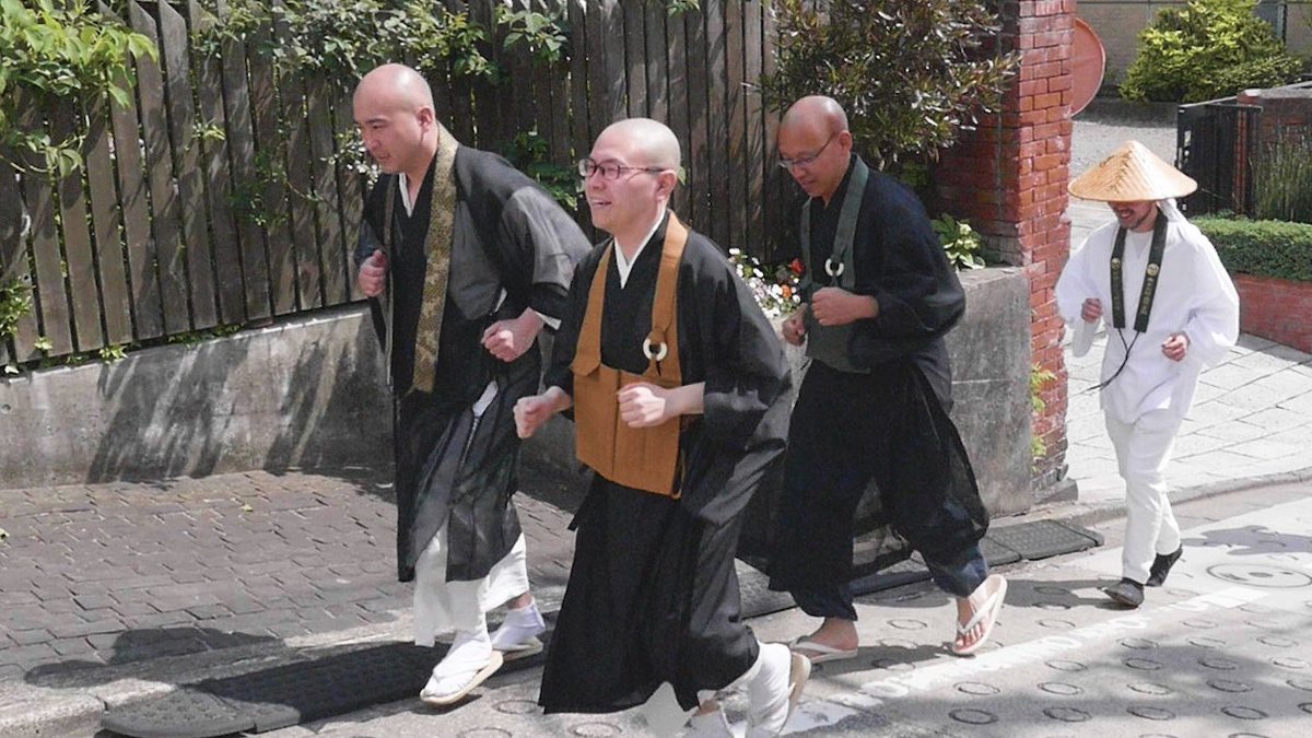 若い時は無知故の暴走

最近は知った上の暴走

この先は
老い故の暴走

暴走というか
坊走です、
これからも坊主バンドを
よろしくお願い申し上げます。

おやすみなさい
