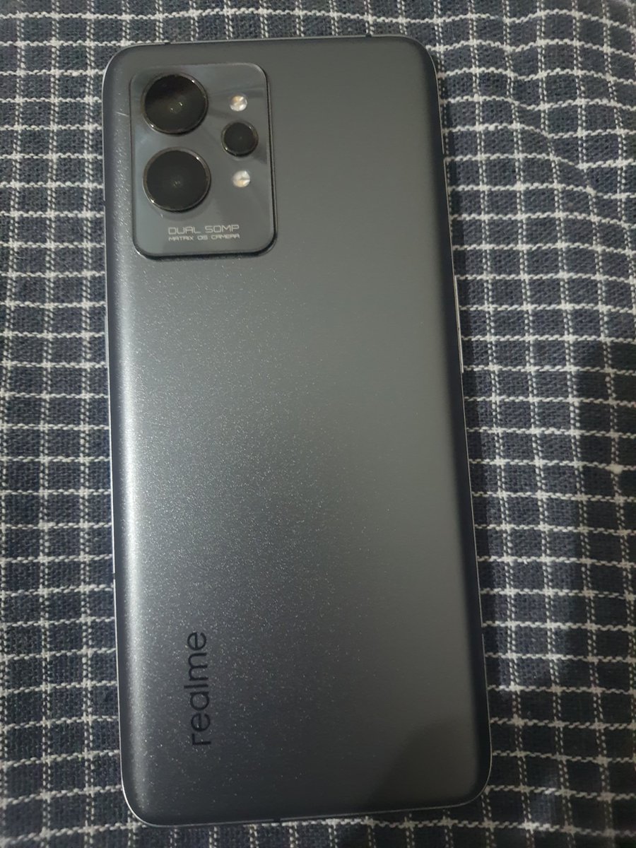 gnaneswar546's tweet photo. My realme Gt2 pro had a green line issue. I went to Hyderabad realme service centre for screen replacement. They toldme spare parts not available till January then when will I get my replacement? Till now no one is taking the complaint how can we trust @realmecareIN @realmeIndia https://t.co/saAsfPs8Gd