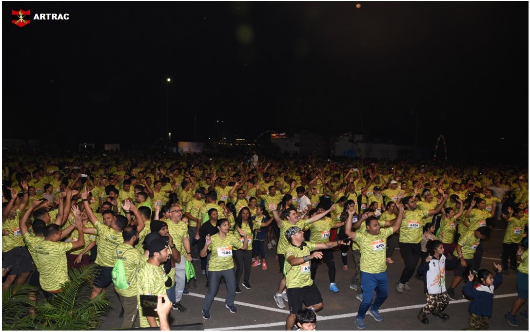 artrac_ia's tweet image. &quot;𝐒𝐨𝐥𝐝𝐢𝐞𝐫𝐚𝐭𝐡𝐨𝐧, 𝐏𝐮𝐧𝐞 : 𝐇𝐨𝐧𝐨𝐮𝐫𝐢𝐧𝐠 𝐭𝐡𝐞 𝐛𝐫𝐚𝐯𝐞𝐬 𝐨𝐟 1971&quot;

#LtGenAKRamesh, #Commandant, #CME, Pune flagged off the Soldierathon Marathon organised by #Fitistan - Ek Fit Bharat, which saw around 9000 participants running 21, 10 &amp;amp; 5 km .

Event was…