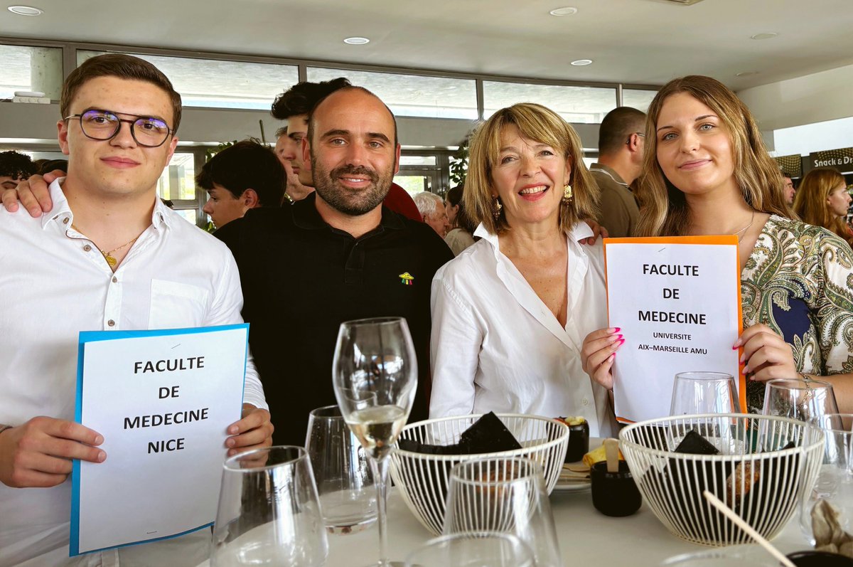 Per a Saluta di i Corsi
<a href="/CarliniLaurent/">Laurent Carlini</a> 
@laurentPapazian
<a href="/Gilles_Simeoni/">Gilles Simeoni</a>