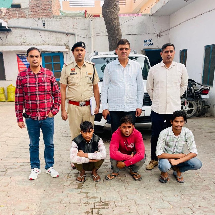 #SPश्री लोकेंद्र सिंह के मार्गदर्शन में सीआईए थ्री पुलिस टीम ने
घरों व मंदिर में चोरी करने वाले गिरोह के सरगना सहित 3 आरोपियों को गिरफ्तार किया;  5 वारदातों का खुलासा

चोरी की बाइक व मोबाइल बरामद

<a href="/police_haryana/">Haryana Police</a> 
<a href="/DGPHaryana/">DGP Haryana Police</a> 
<a href="/igkarnal/">ADGP Karnal</a> 
<a href="/lokender_IPS/">Lokender Singh IPS</a>