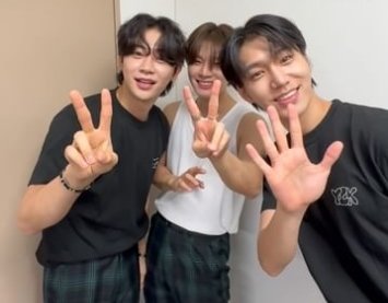 Haloveimfact's tweet photo. なんか嬉しい☺️🤣😂
#HALO #ORβIT #FRIENDS #APT
#Younghoon #Heecho #Yoondong #InHaeng #Dino #JAEYONG  #Kimjaeyong #HALOVE #EαRTH https://t.co/DCGyHohoFo