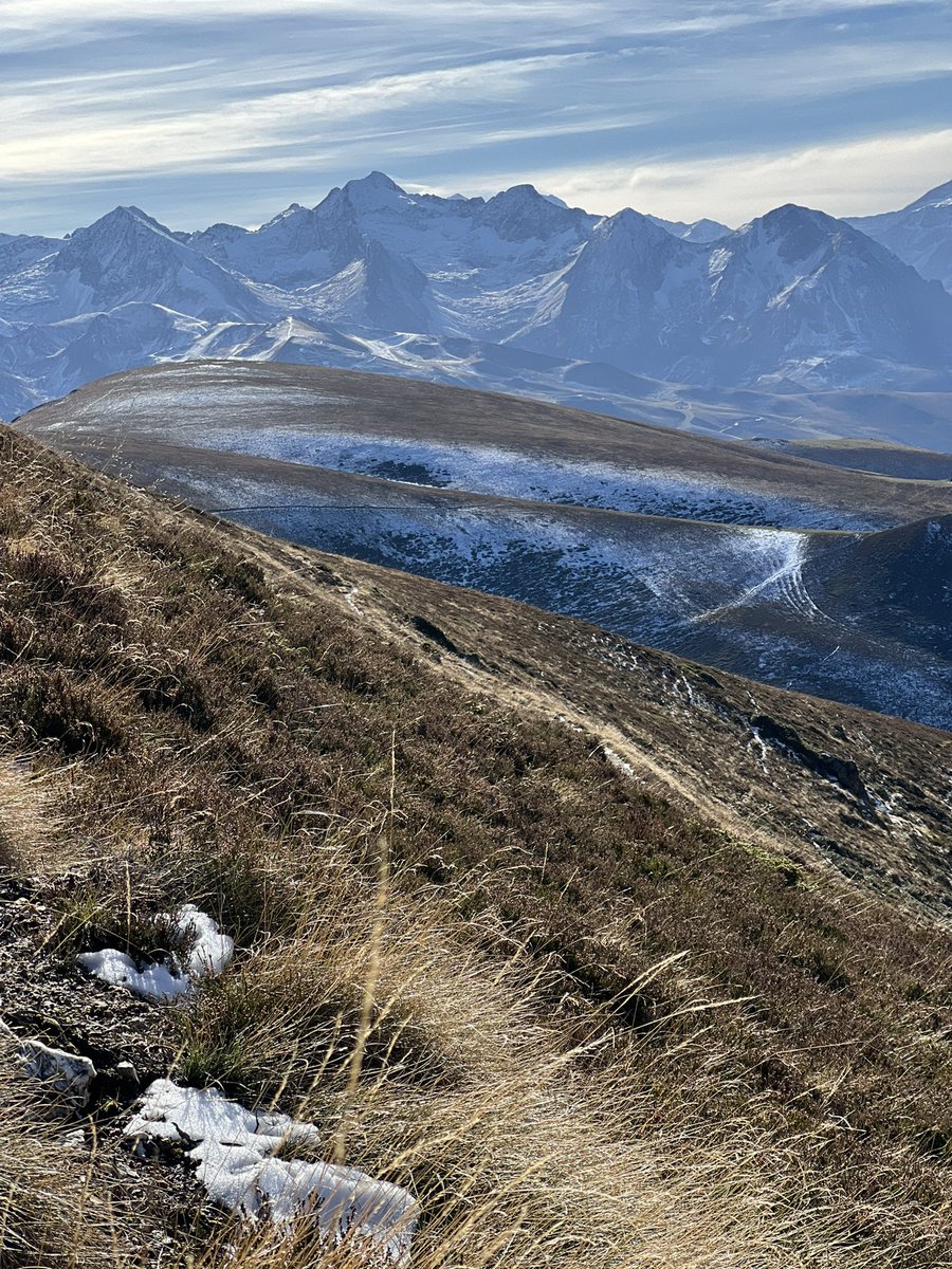 corinne_crabe's tweet photo. Avec un week-end ensoleillé 😎 on profite des lacs et réserves régionales de proximité 📷 réserve naturelle régionale du montius 🩵 #borderes depuis #bareille  @Meteo_Pyrenees #aurelouron #pyrenees https://t.co/KyaqFGWMsh