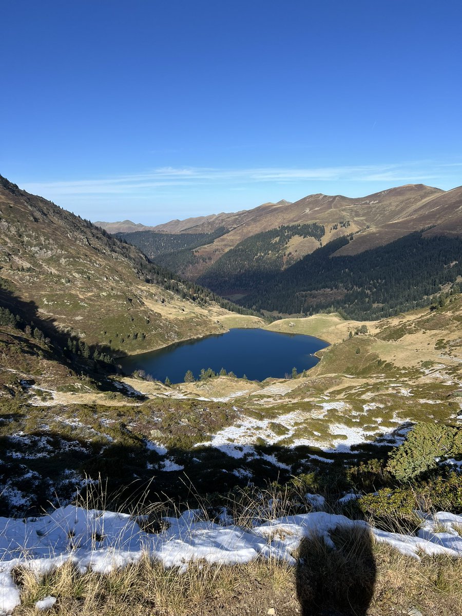corinne_crabe's tweet photo. Avec un week-end ensoleillé 😎 on profite des lacs et réserves régionales de proximité 📷 réserve naturelle régionale du montius 🩵 #borderes depuis #bareille  @Meteo_Pyrenees #aurelouron #pyrenees https://t.co/KyaqFGWMsh