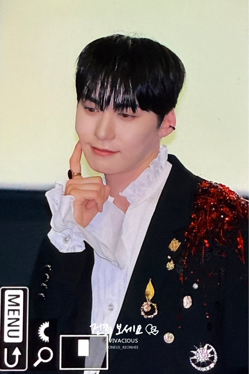 vivacious_kh's tweet photo. 241117
 #원어스 #ONEUS #건희 #KEONHEE #건희의_순간 #건희의_오늘 https://t.co/7GAfGs7Hot