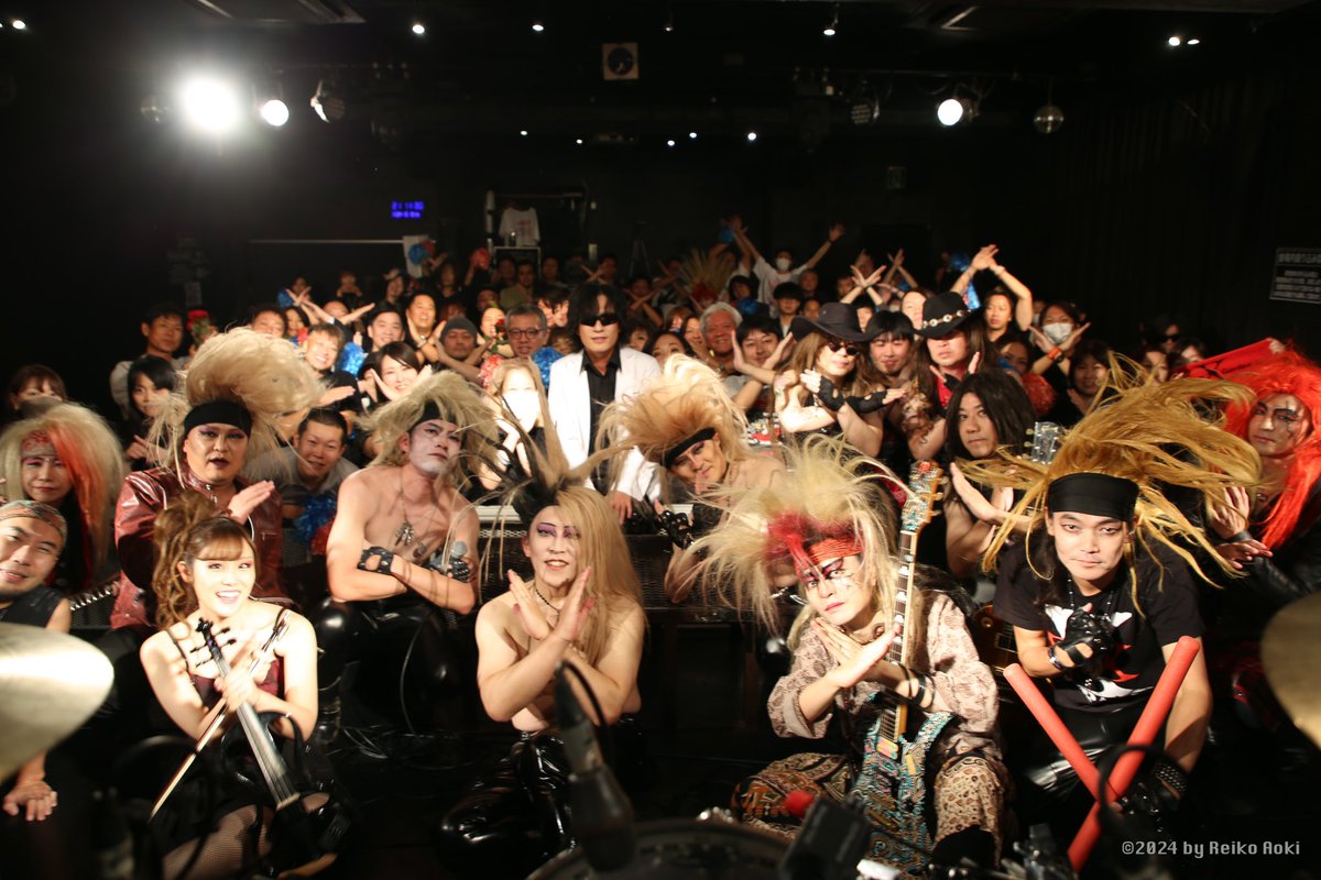 natsuuuun0125's tweet photo. 10/19に開催された #VisualTributeSummit ～X祭り〜 のお写真を頂きました😆📷✨

#ビジュトリ
#VTSX
#ビジュトリX
#XTREME
#寿JAPAN
#XSAITAMA
#X茶番
#XSUGAMO
#XJAPAN 
#YOSHIKI https://t.co/fL1gLWvqvD