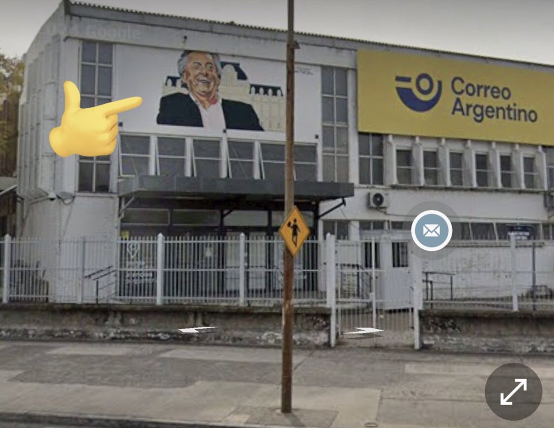 El Gobierno sigue con su campaña de eliminar al kirchnerismo de los edificios públicos y mandó a tapar un mural en Correo Argentino