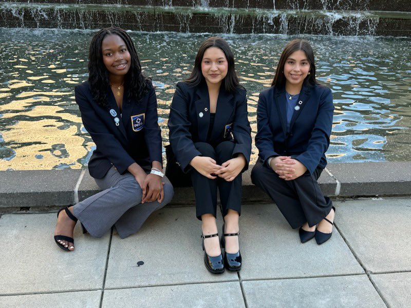 We had so much fun on our power trip! Amazing opportunity to learn and bond with other people. What an unforgettable experience💙 #DECA #Powertrip#leadership