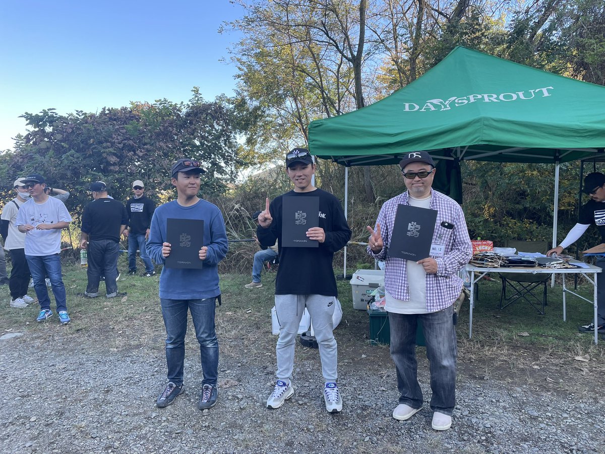 銀まる tweet media