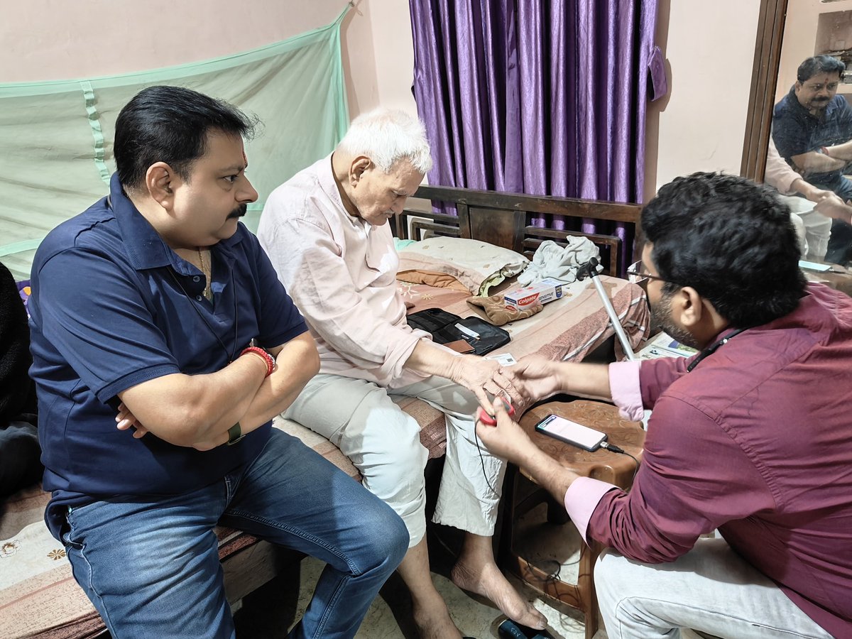 mmpikku's tweet photo. 70 वर्ष से अधिक उम्र के बुजुर्गों के लिए आज आयुष्मान कार्ड बनवाने हेतु शिविर का आयोजन किया। चलने में असमर्थ लोगों के घर पर ऋतुराज जी और अरविंद जी के सहयोग से उनका भी कार्ड बनवाया।
वैसे बुजुर्ग जो चलने में असमर्थ हैं उनका आयुष्मान कार्ड उनके घर पर हीं बनवाने का प्रयास कर रहा हूं। https://t.co/xn0X7dzZFC