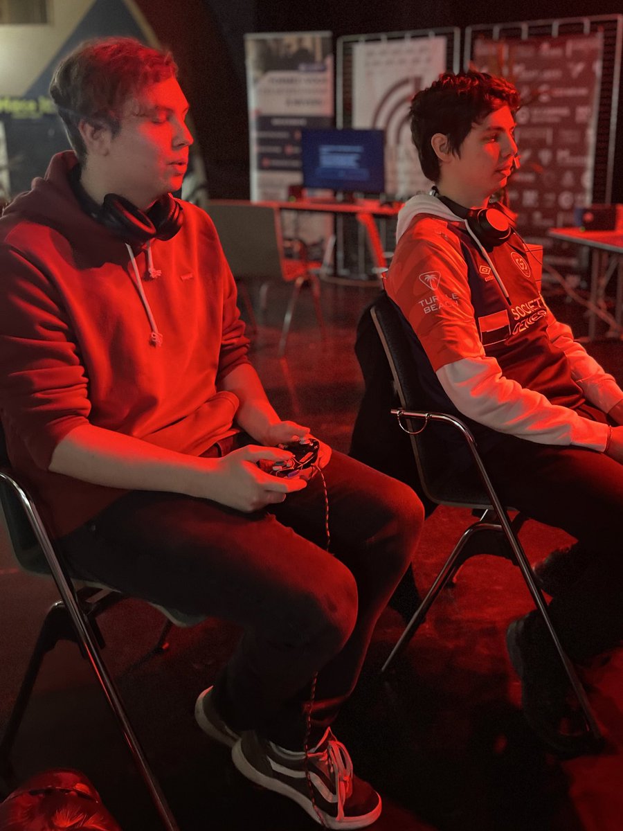 offlan_58's tweet photo. [OFF’LAN : Édition 2024]
Winners Semi-Final

@1PEW1 VS @NaetorU_D 

🔥 En direct sur Twitch : https://t.co/OwZcHugY0S https://t.co/ixVKlBmwRO